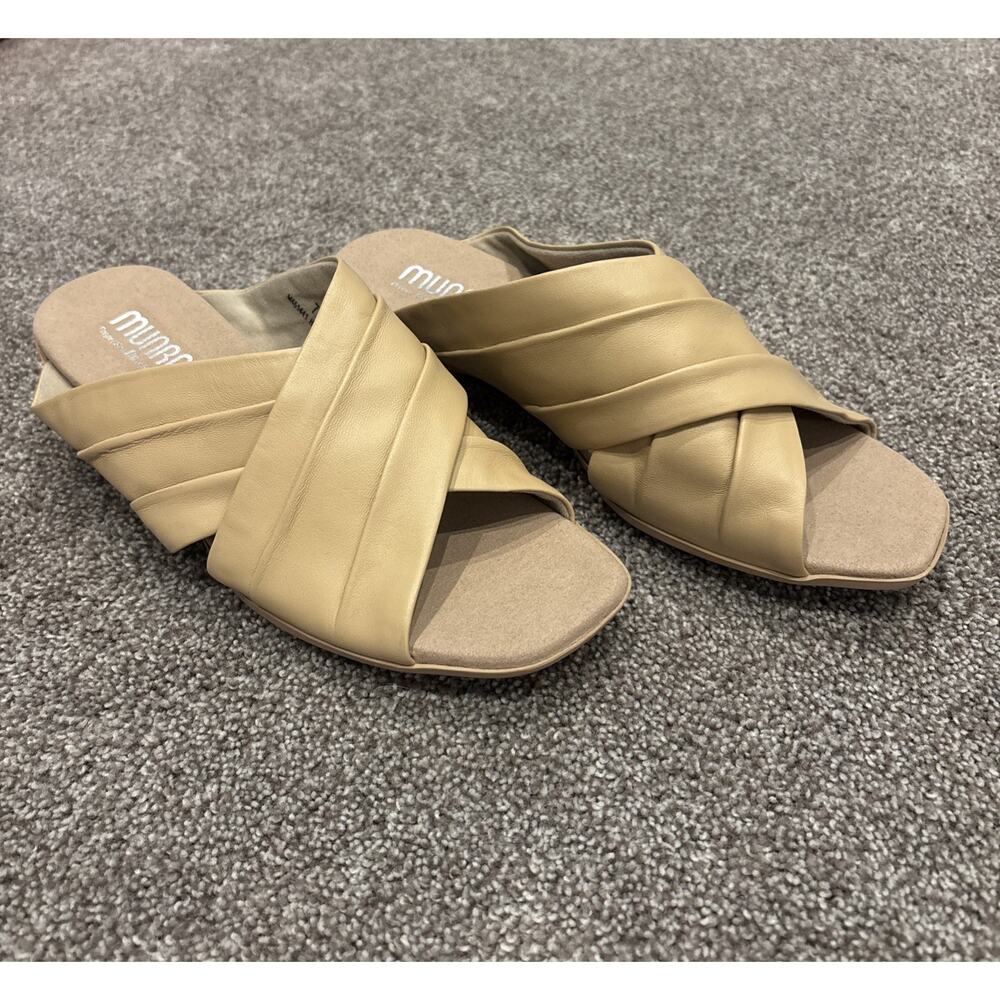 Munro Lee Slide Womens Tan Camel Lamb Open Toe Sandals Size 7.5W